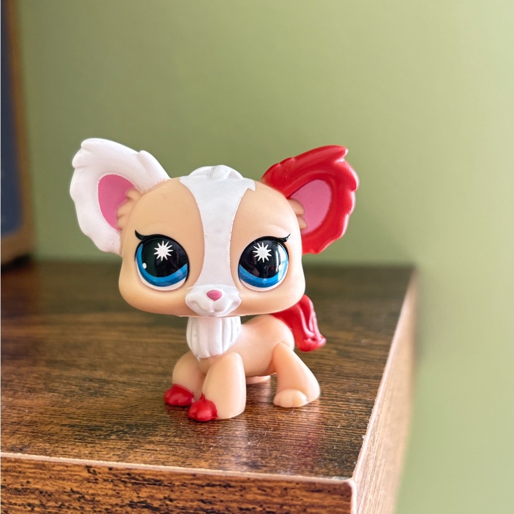 Littlest Pet Shop LPS 228 Chihuahua
